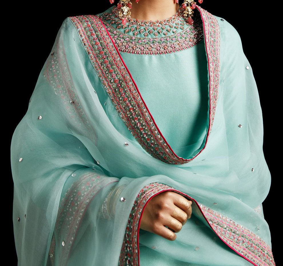 DC-022 | Maya Ice Blue & Mustard